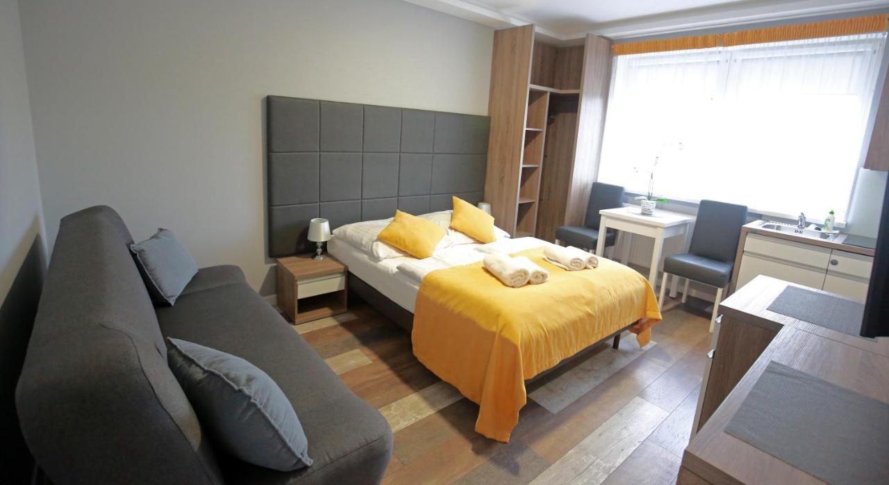 Pod Rozami Apartment Grzybowo  Exterior foto