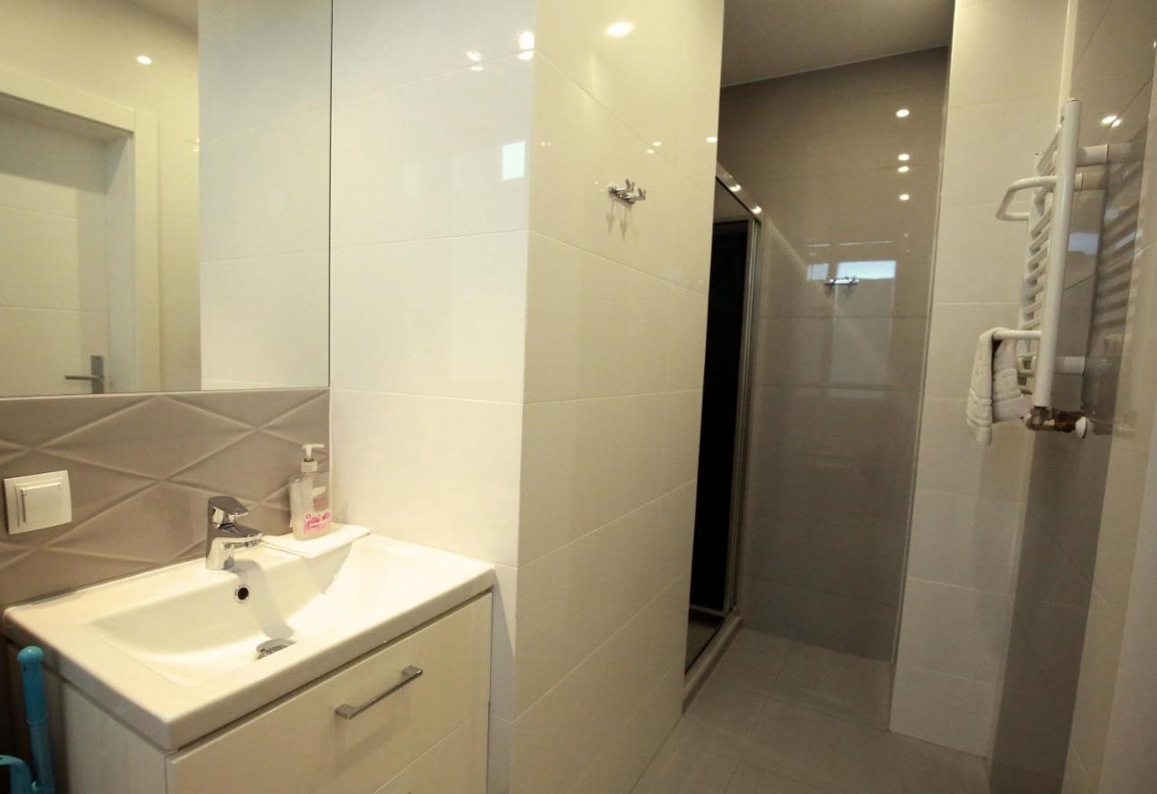 Pod Rozami Apartment Grzybowo  Exterior foto